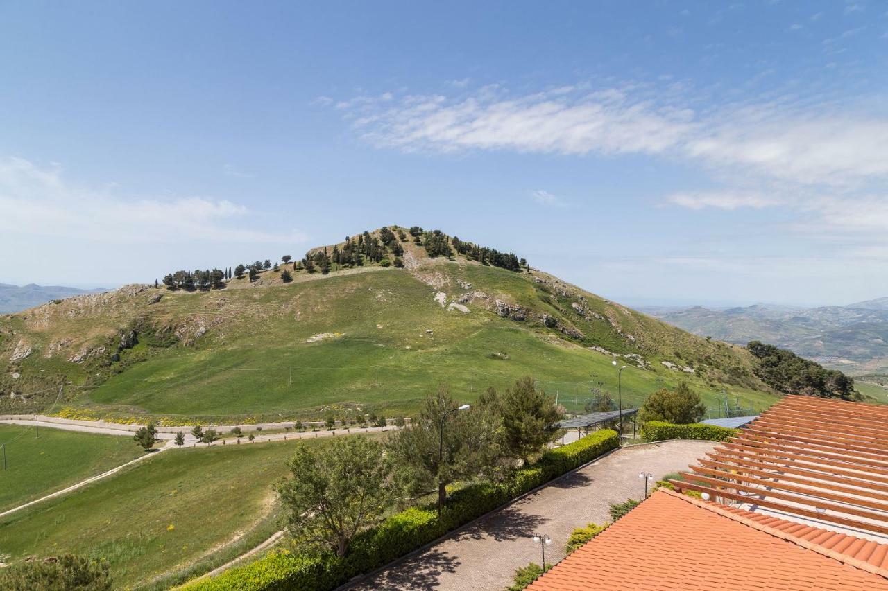 Pigna D'Oro Country Hotel Santo Stefano Quisquina Kültér fotó